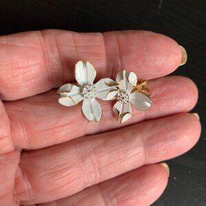 Napier Dogwood Flower Earrings